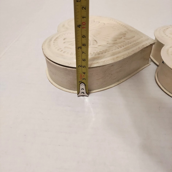 2 Metal Heart Shaped Trinket Jewelry Box Hinged Beige Nesting Distressed Design - Picture 7 of 9